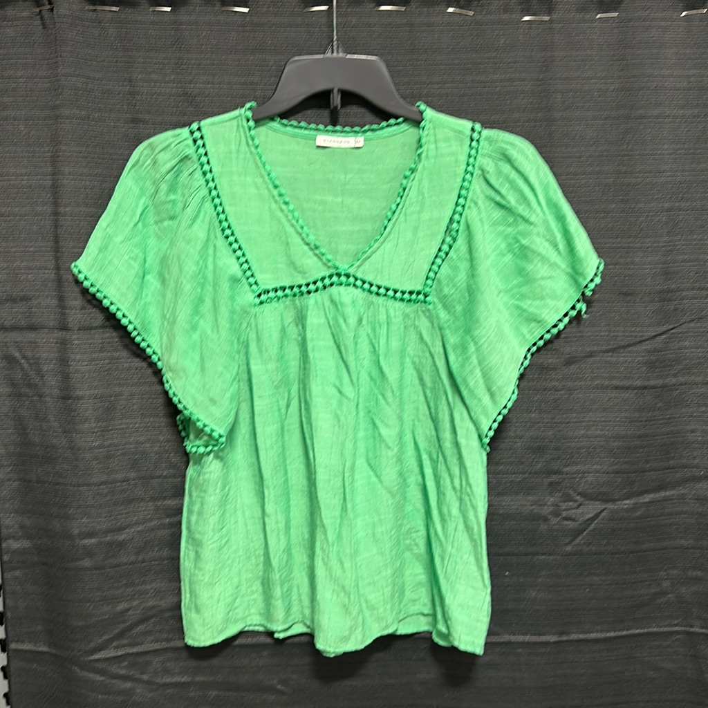 Staccato Kelly Green Women’s Small Blouse With Lace Flutter / Box 1-52